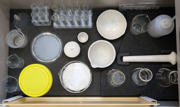 Ящик 2. Лабораторная посуда.
