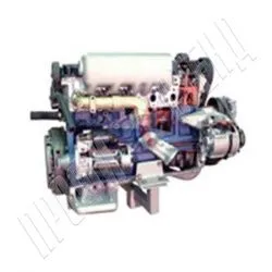 Дизельный двигатель легкового автомобиля с навесным оборудованием в сборе  со сцеплением и коробкой передач (агрегаты в разрезе) с электромеханическим приводом