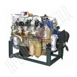 Двигатель грузового автомобиля КАМАЗ с навесным оборудованием (агрегаты в разрезе)